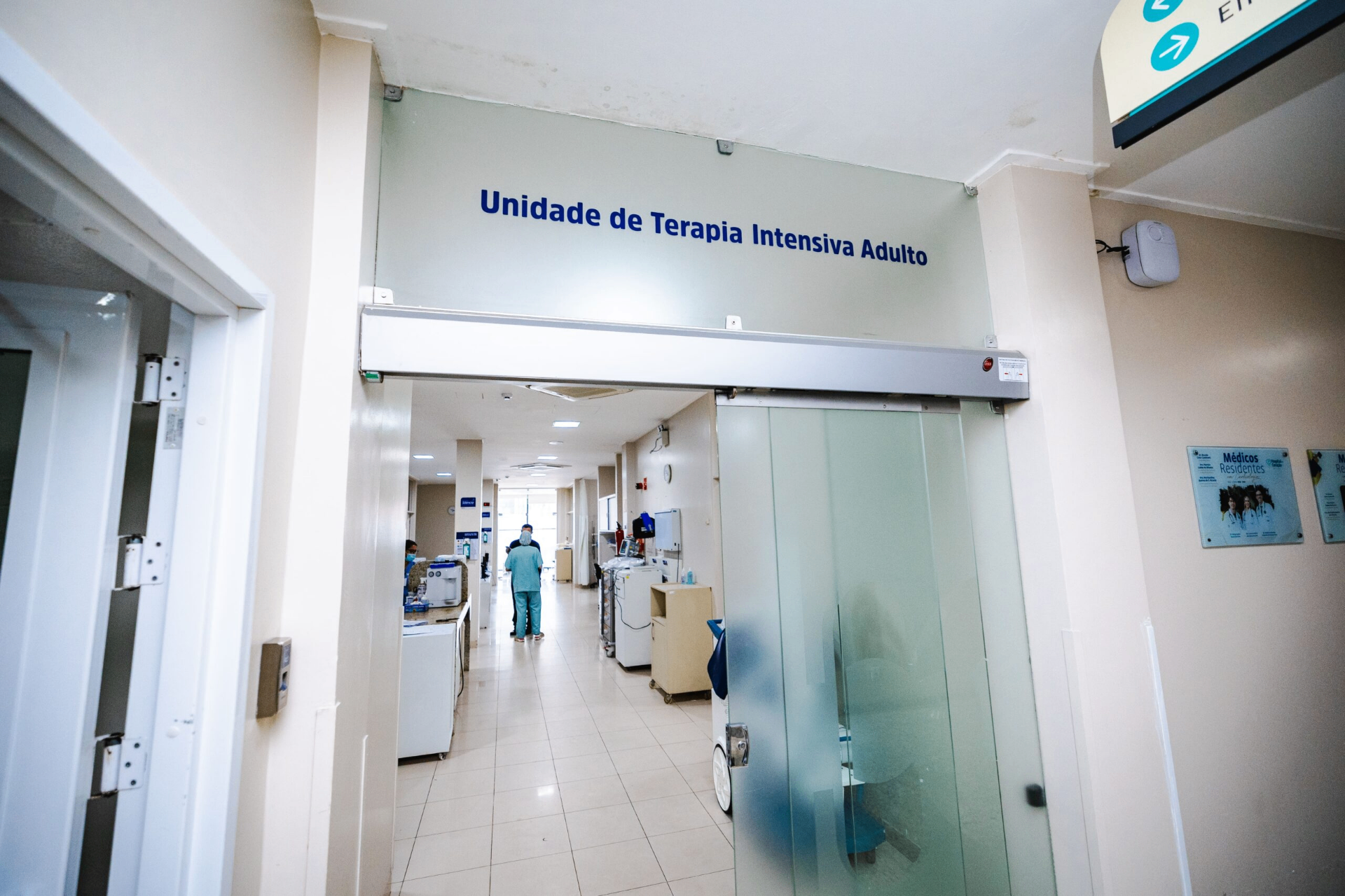 Entrada da Unidade de Terapia Intensiva Adulto do Hospital da Cidade